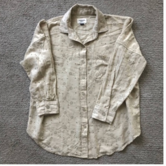 American Eagle Outfiters Eyelet Embroidered Oversized Fit Shirt.NWOT. - Picture 2 of 8